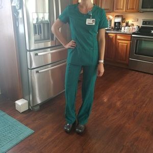 Cherokee Infinity Scrub Set